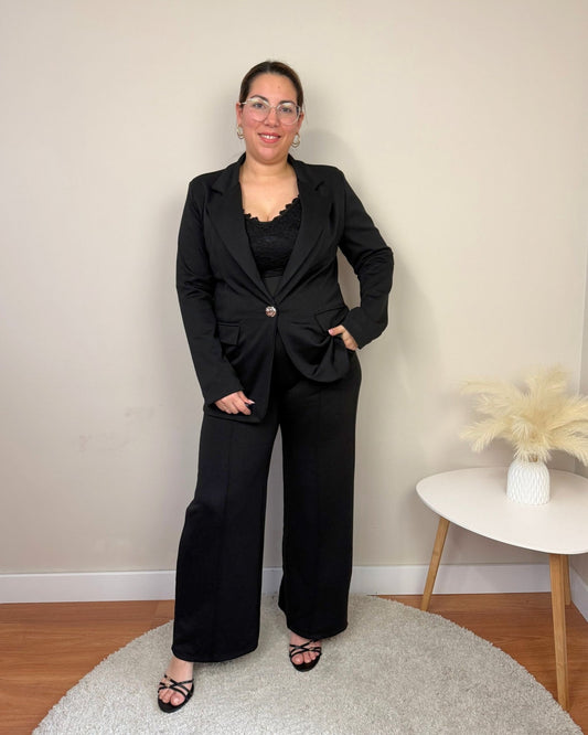 Traje Martina - SÜMAI COLLECTION - Negro